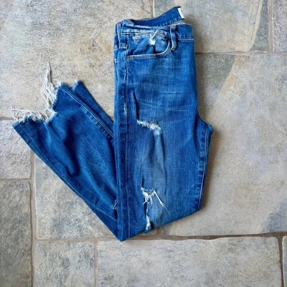 FRAME Denim Le High Straight Raw Edge Distressed Jean Catmore Size 27